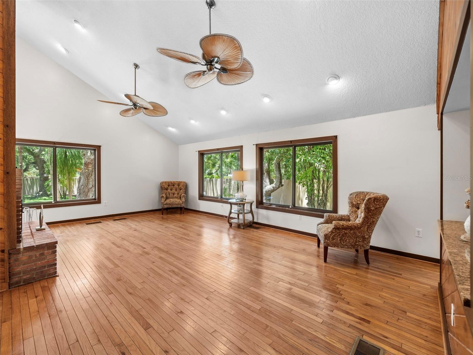 1310 ROBERTS BAY LN