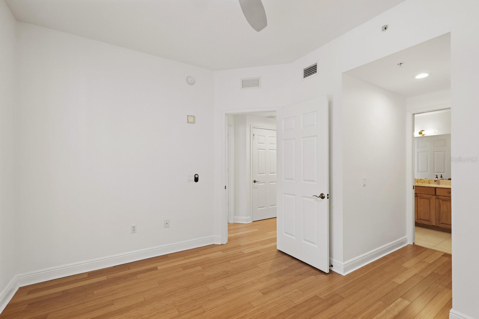 100 CENTRAL AVE #D507