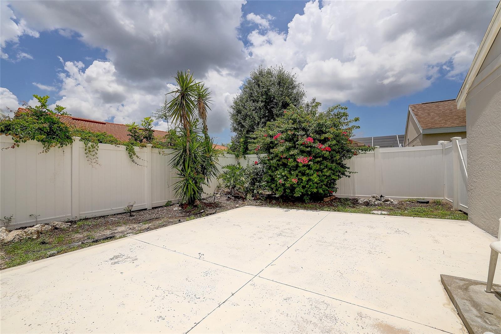 4589 DOVER STREET CIR E