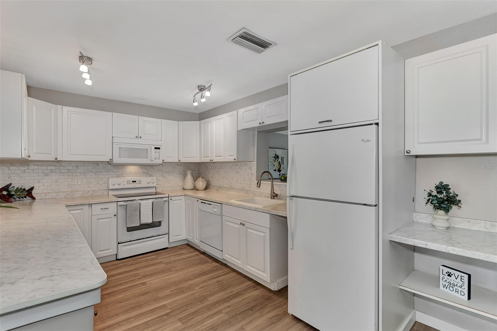 2674 NOVUS PL