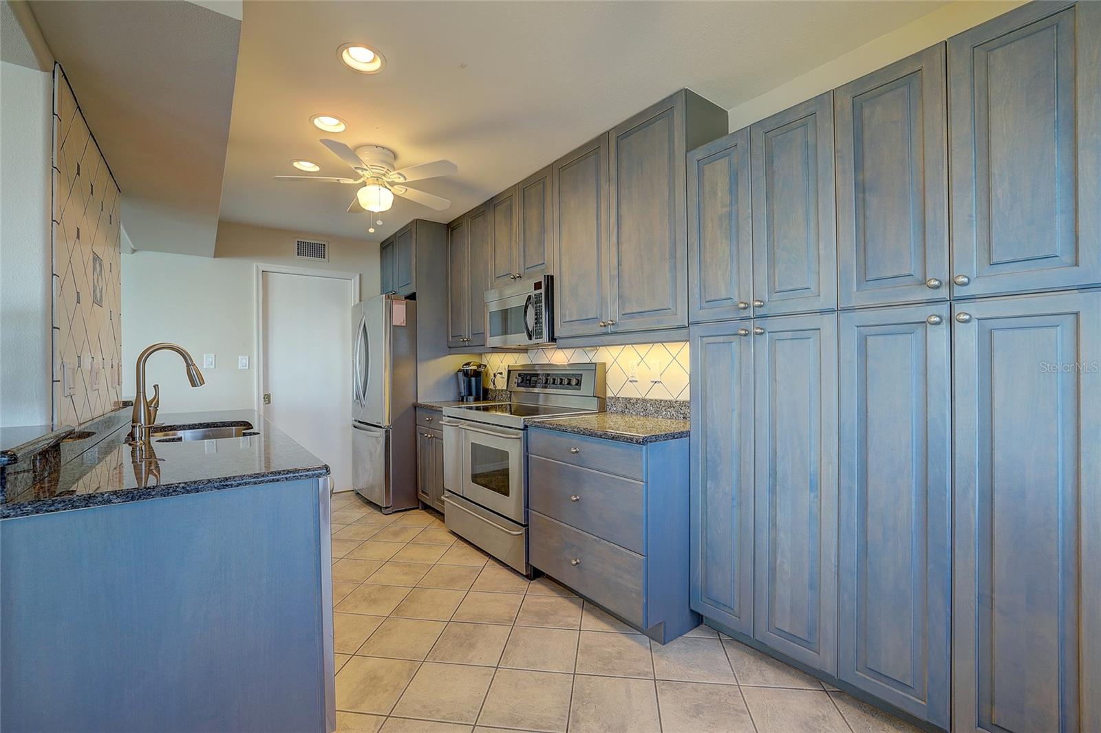 350 GOLDEN GATE PT #43