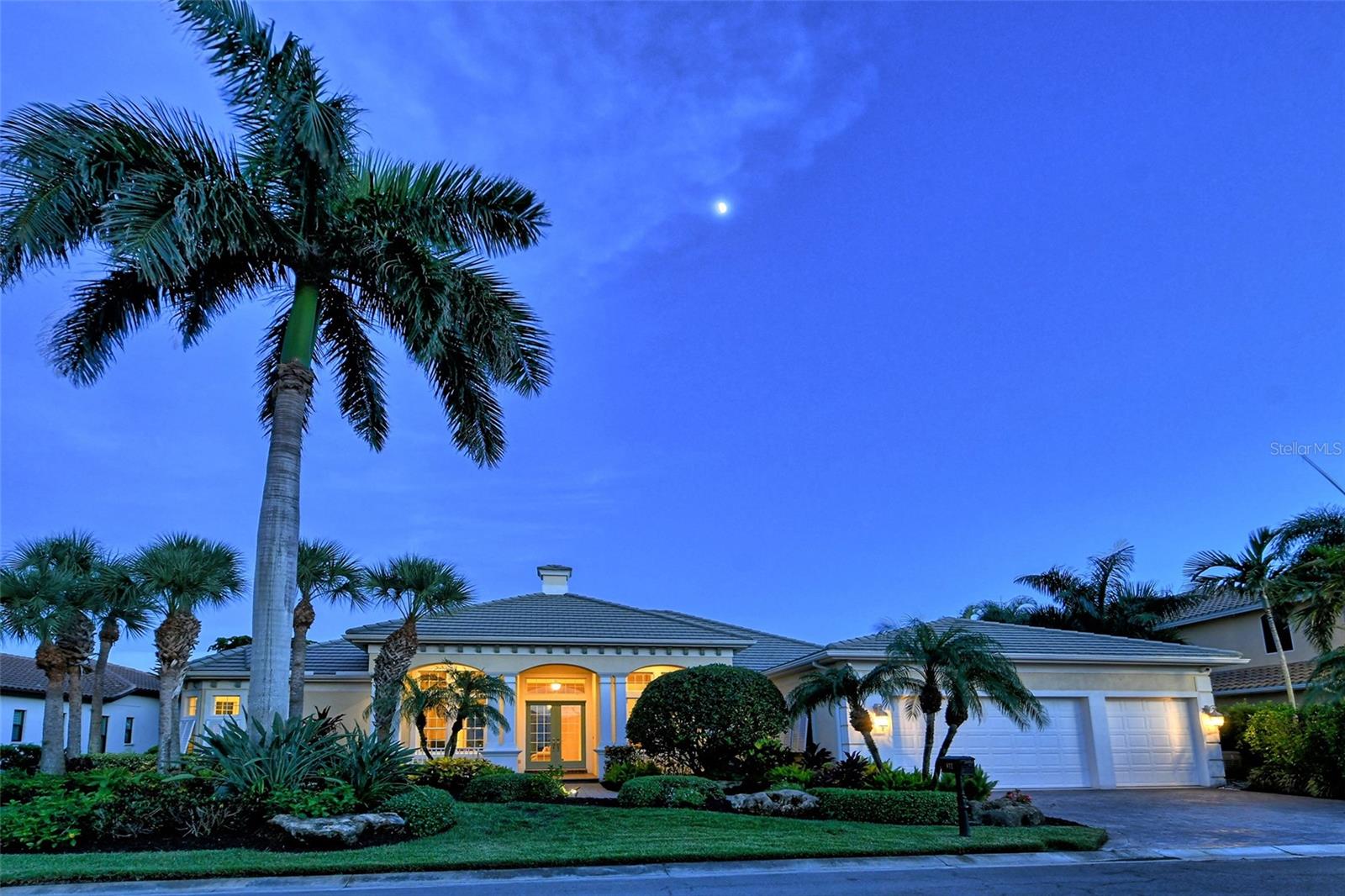 811 RIVIERA DUNES WAY