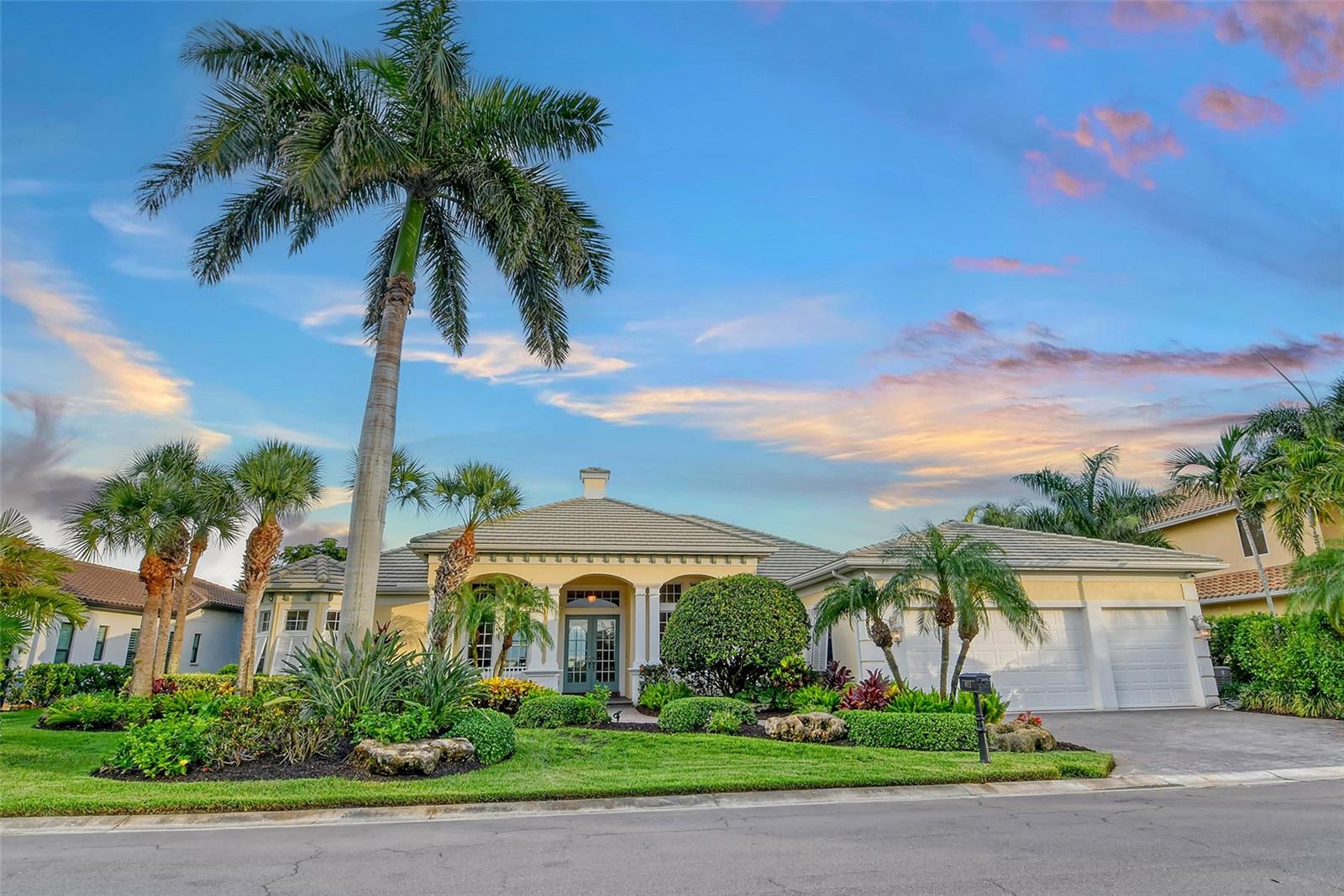 811 RIVIERA DUNES WAY