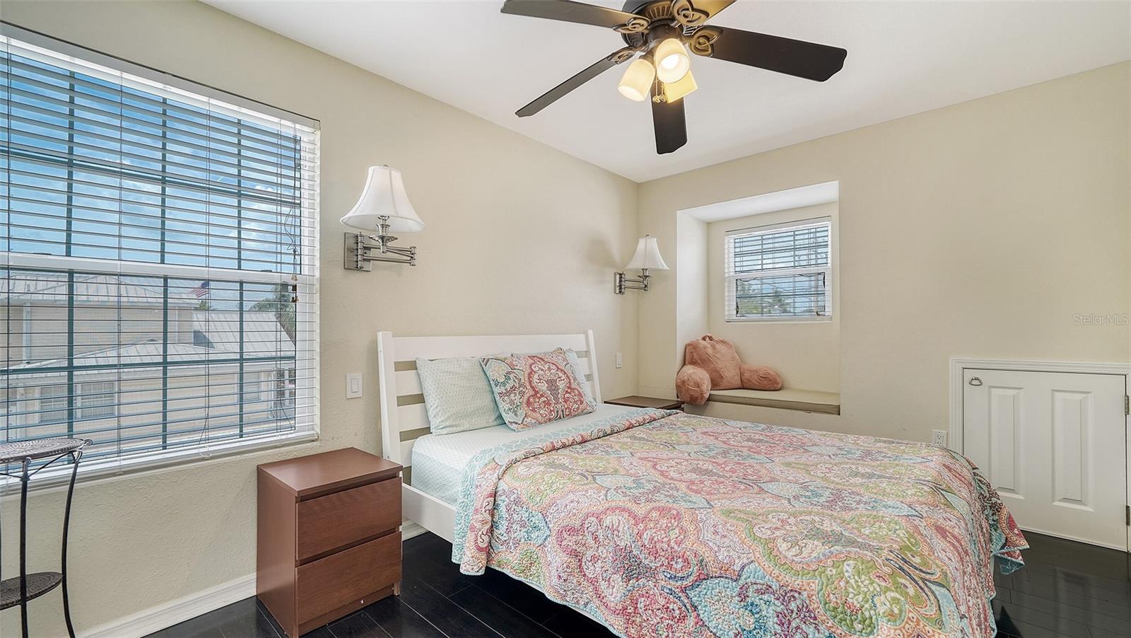 6630 MIDNIGHT PASS RD