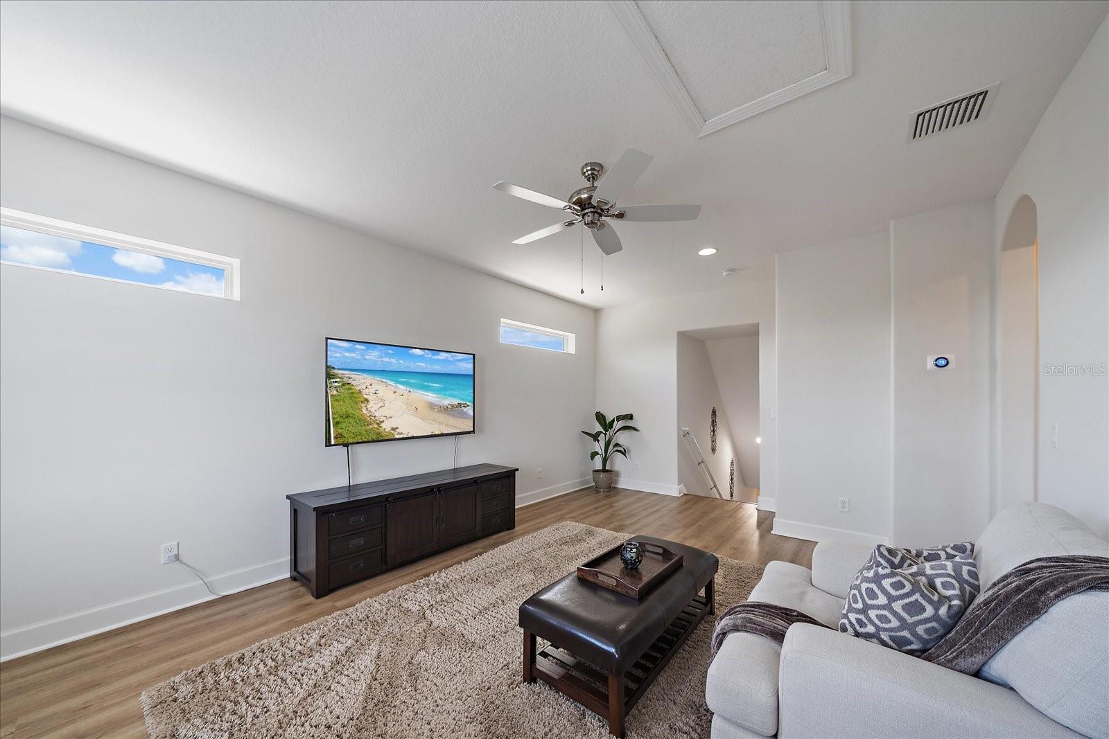 12730 DEL CORSO LOOP