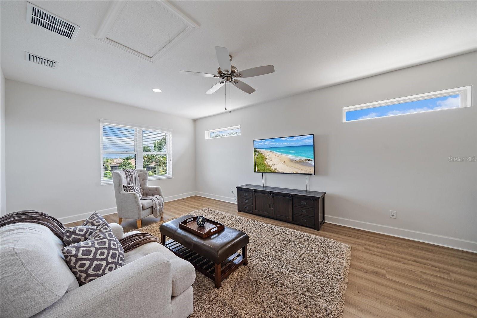 12730 DEL CORSO LOOP