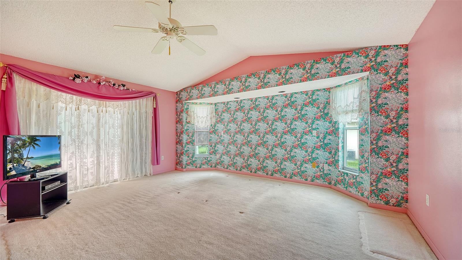 1626 RIDGEWOOD LN