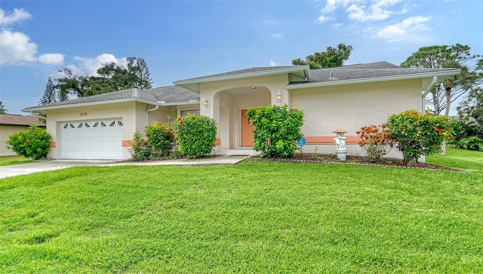 1626 RIDGEWOOD LN