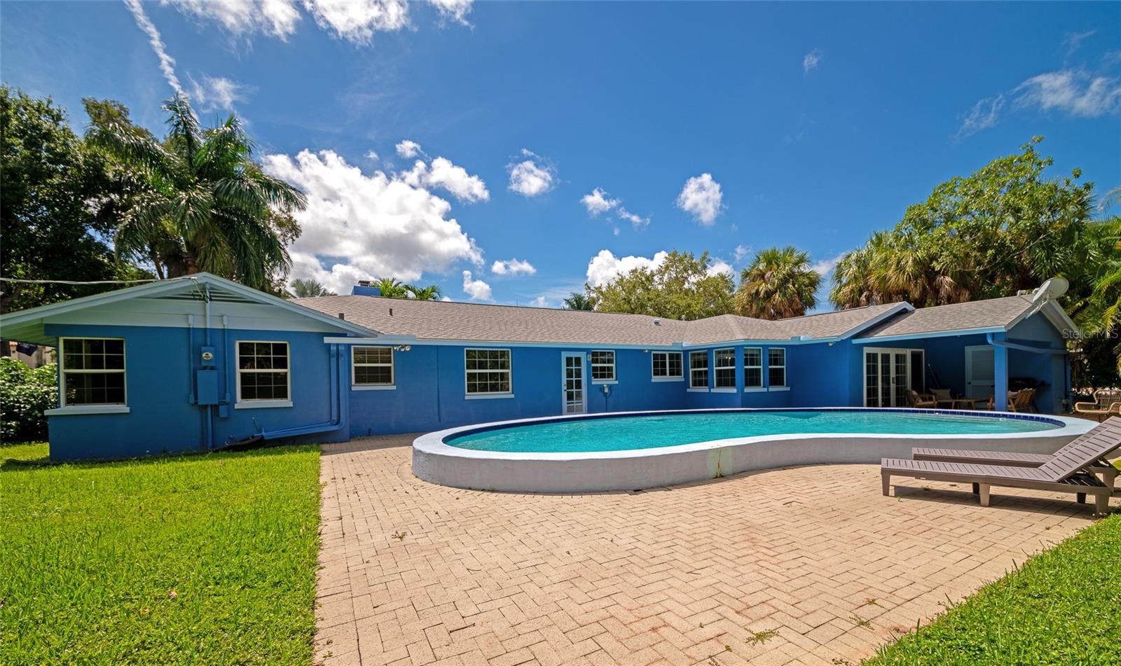 1389 HARBOR DR