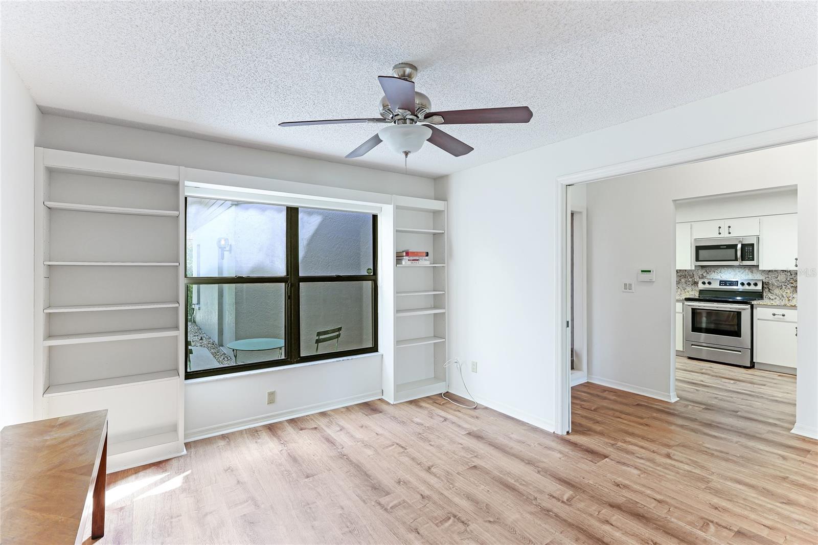 3977 WILSHIRE CIR E #194