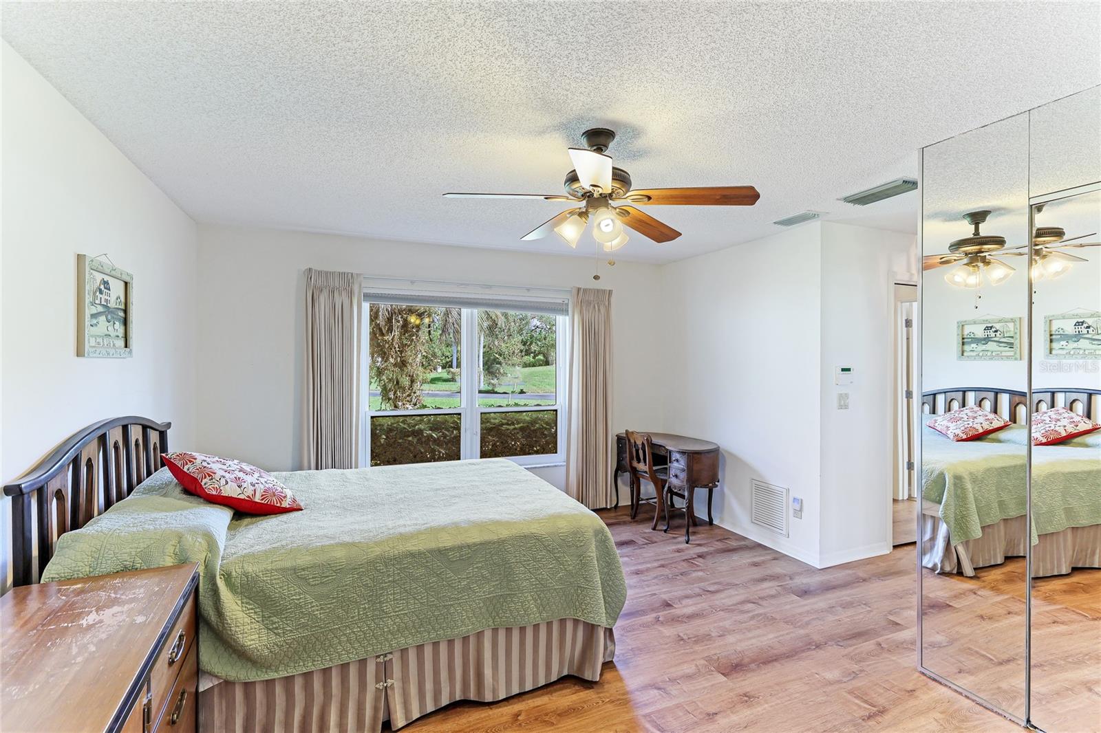 3977 WILSHIRE CIR E #194
