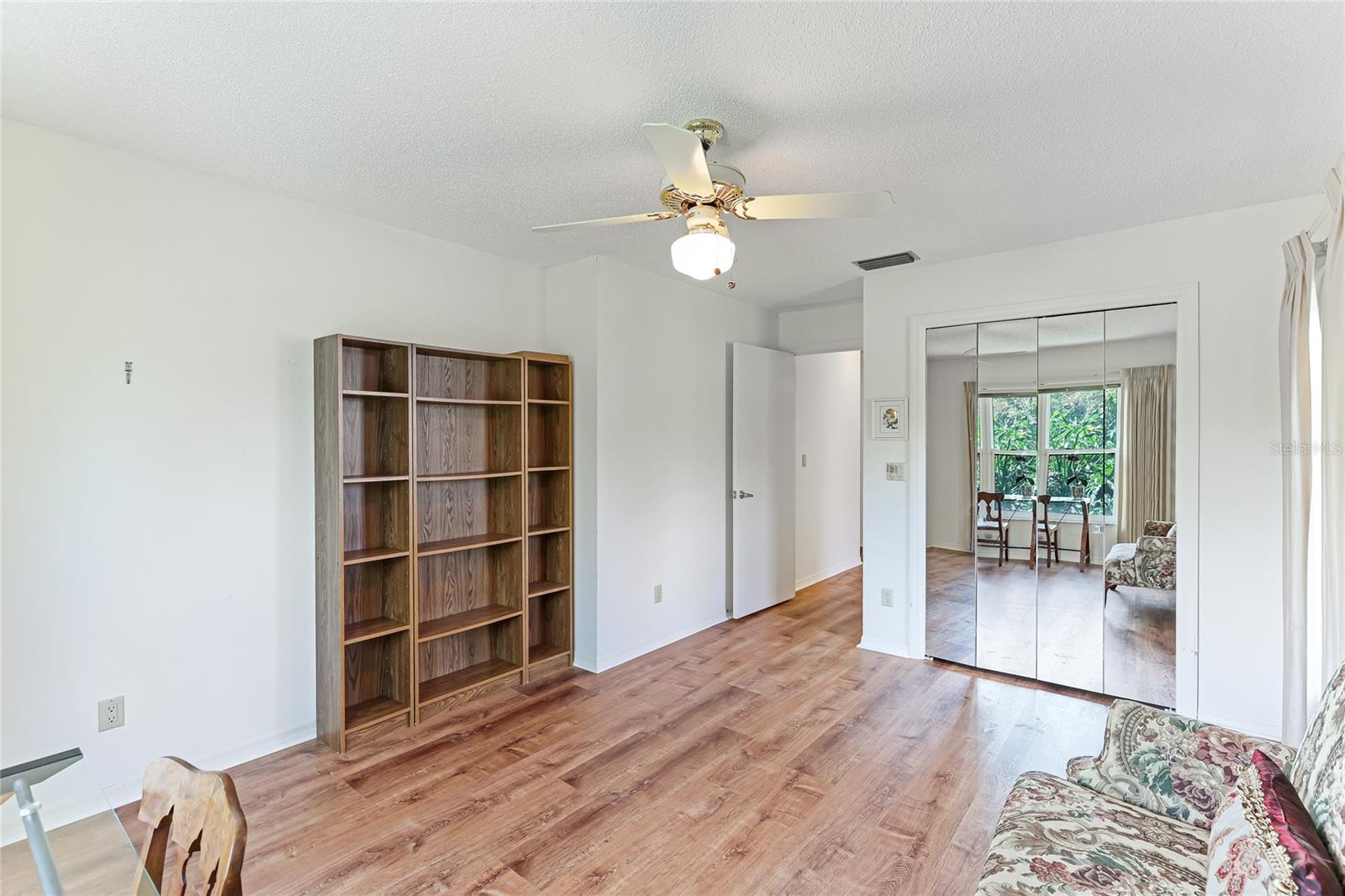 3977 WILSHIRE CIR E #194