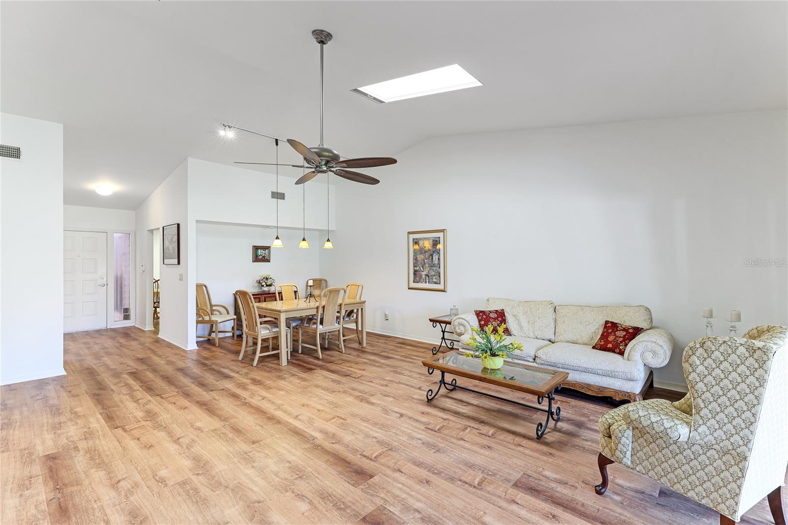 3977 WILSHIRE CIR E #194
