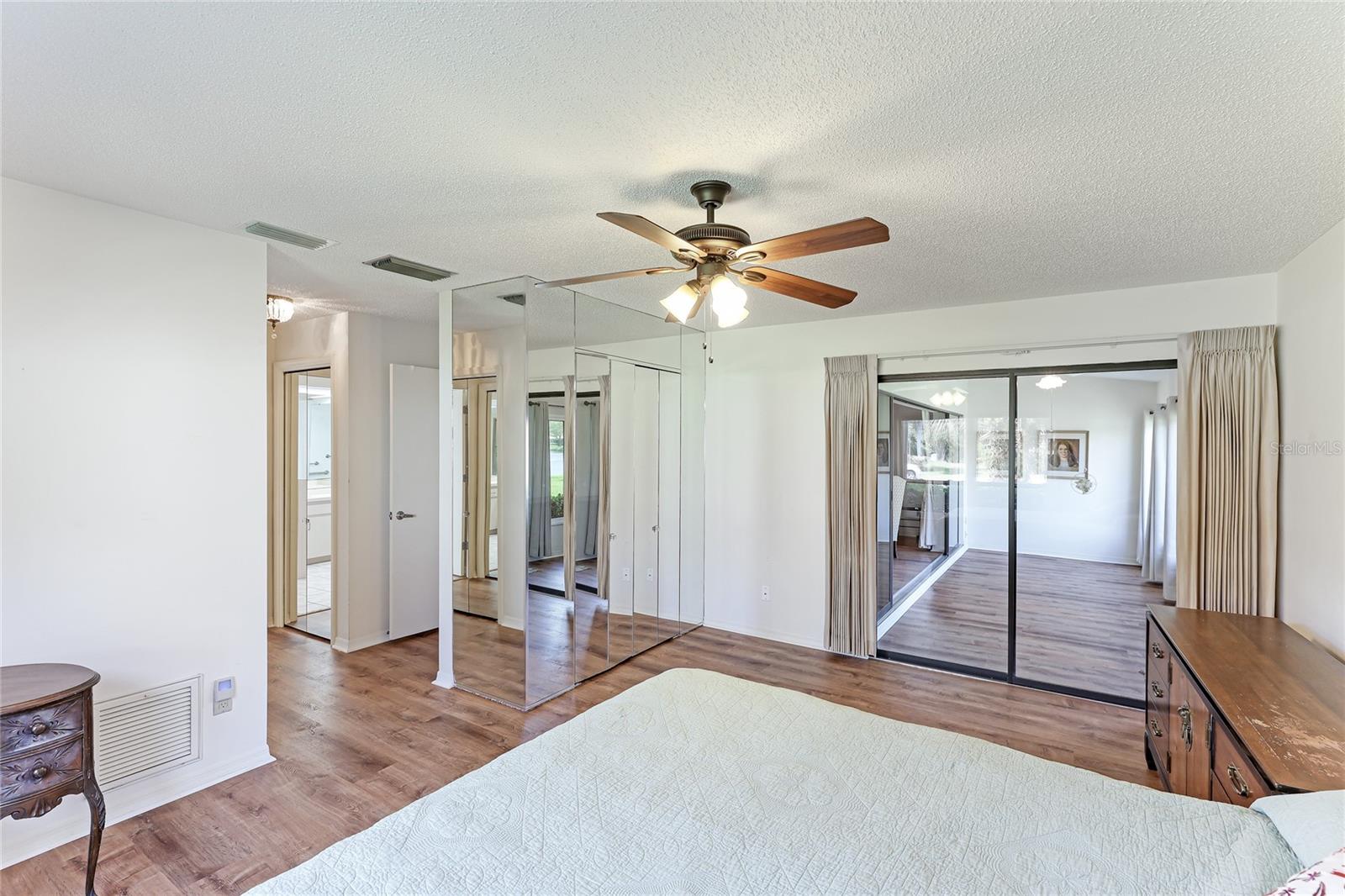 3977 WILSHIRE CIR E #194