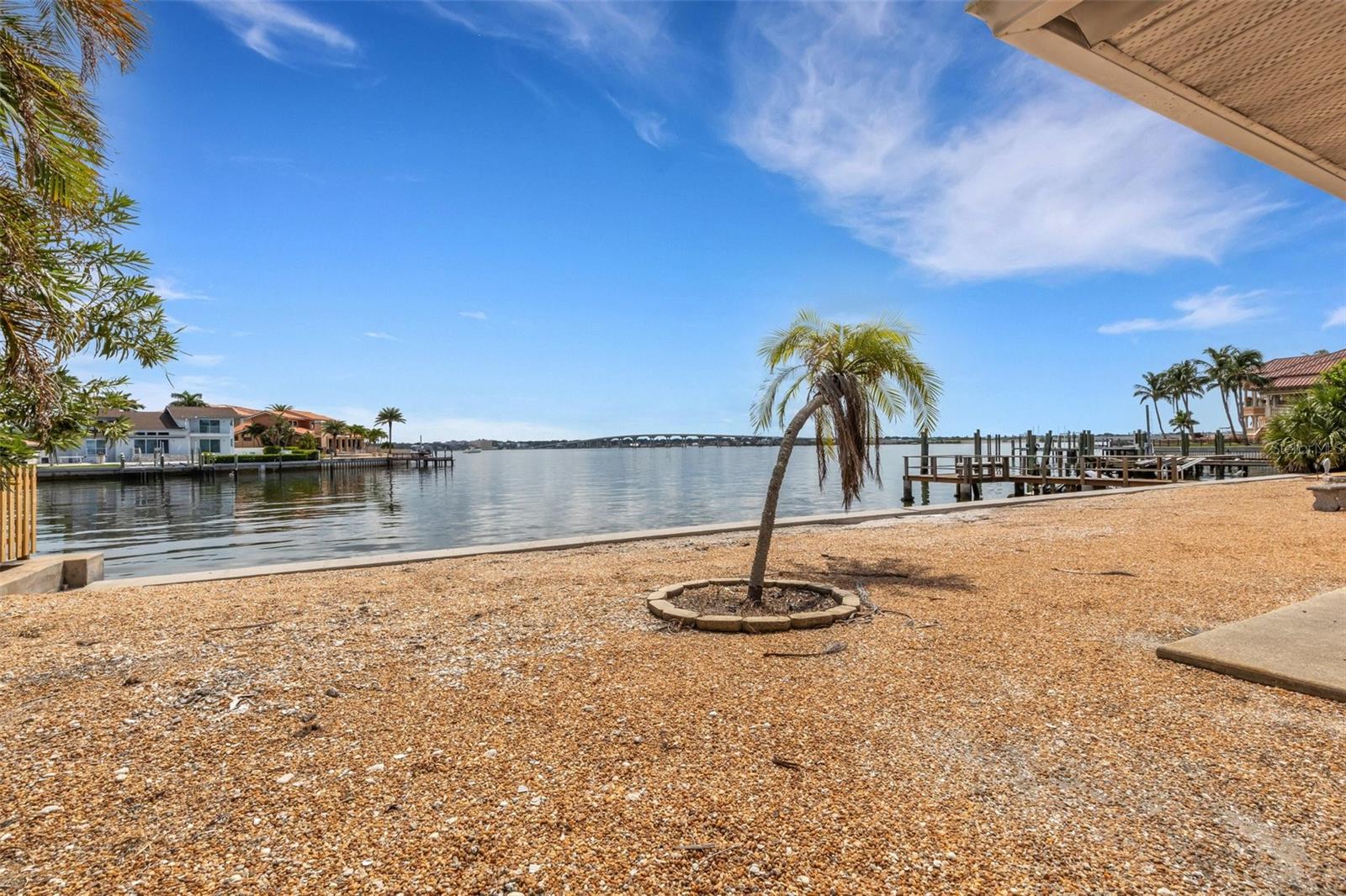 1903 BAYSHORE DR