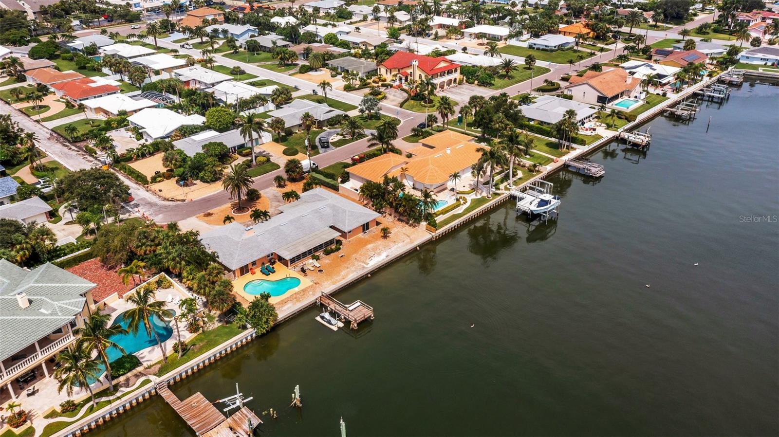1903 BAYSHORE DR