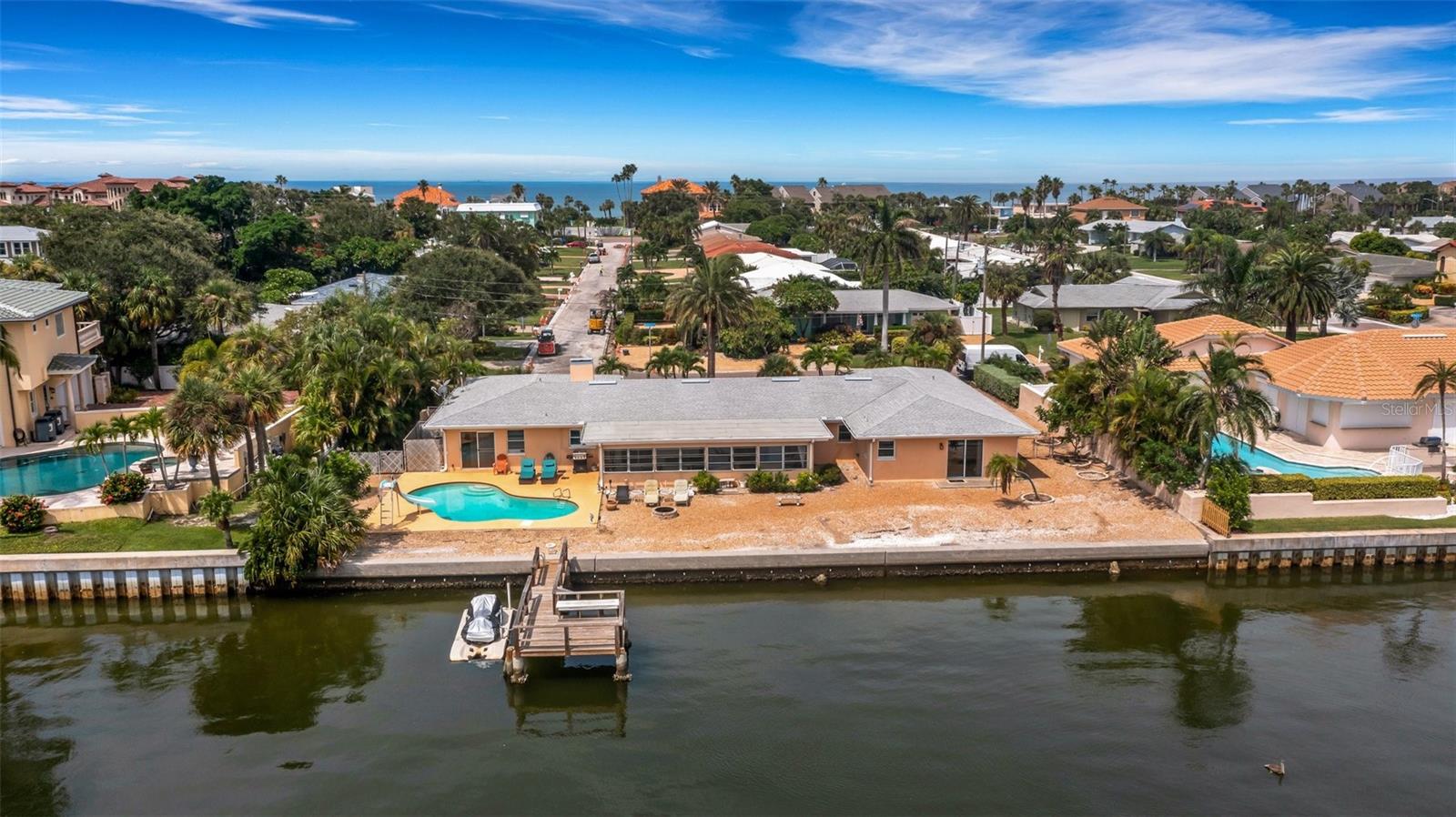 1903 BAYSHORE DR