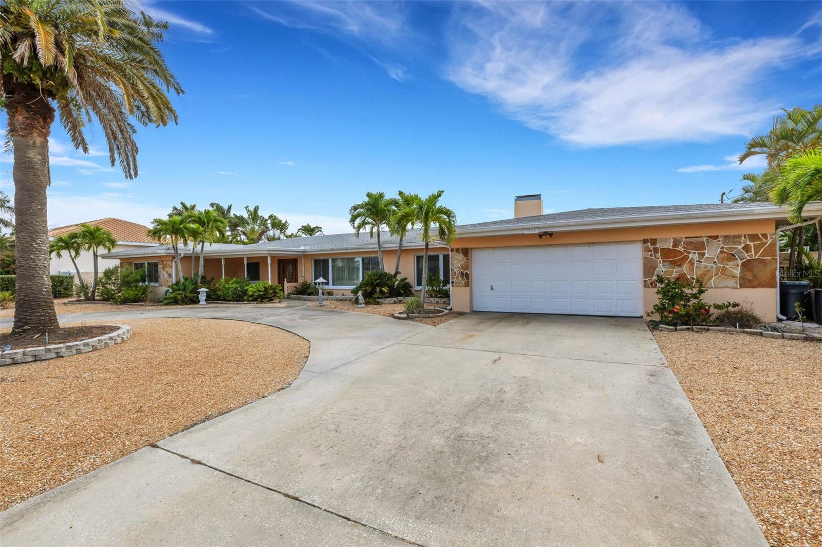 1903 BAYSHORE DR