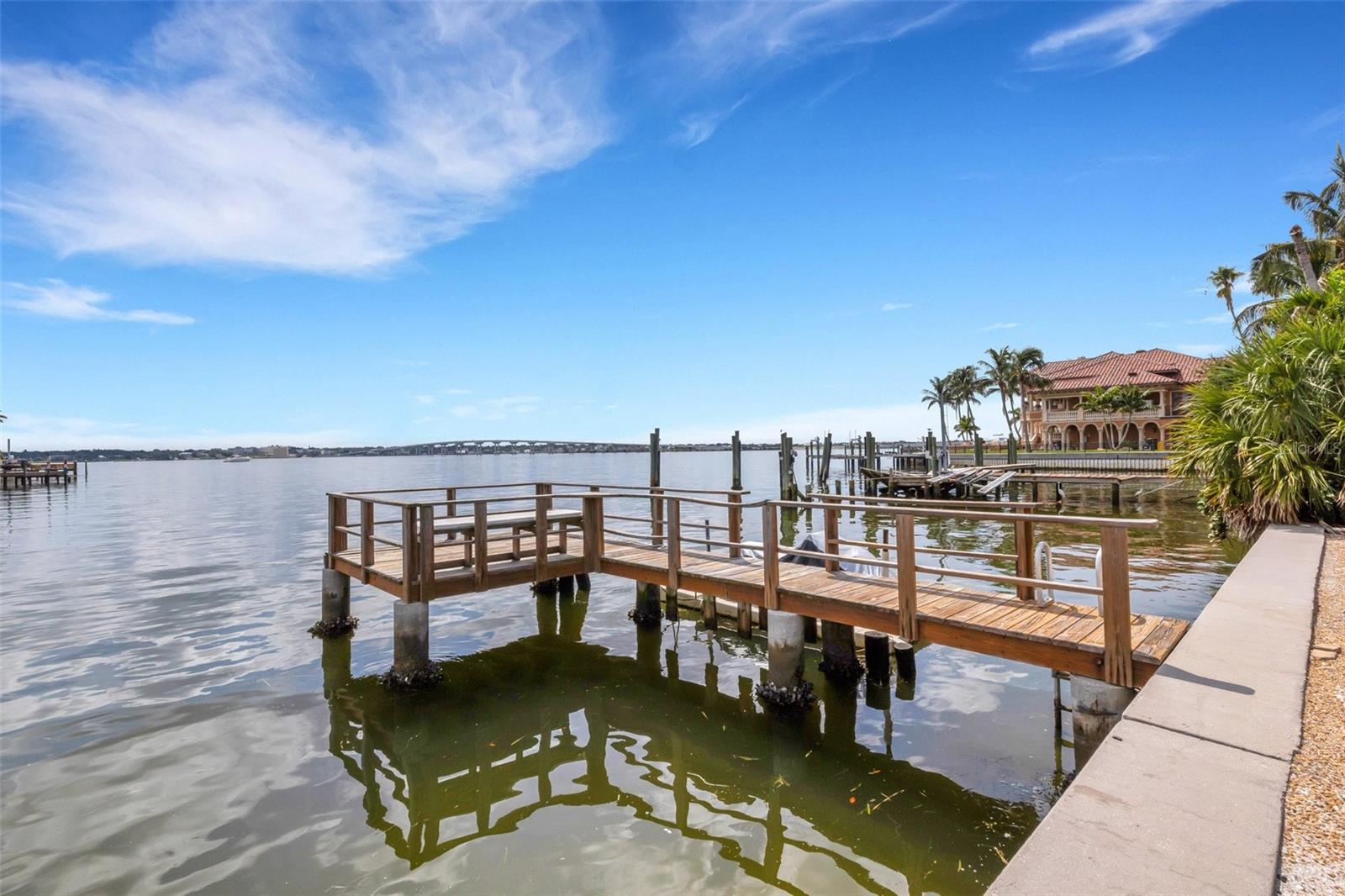 1903 BAYSHORE DR
