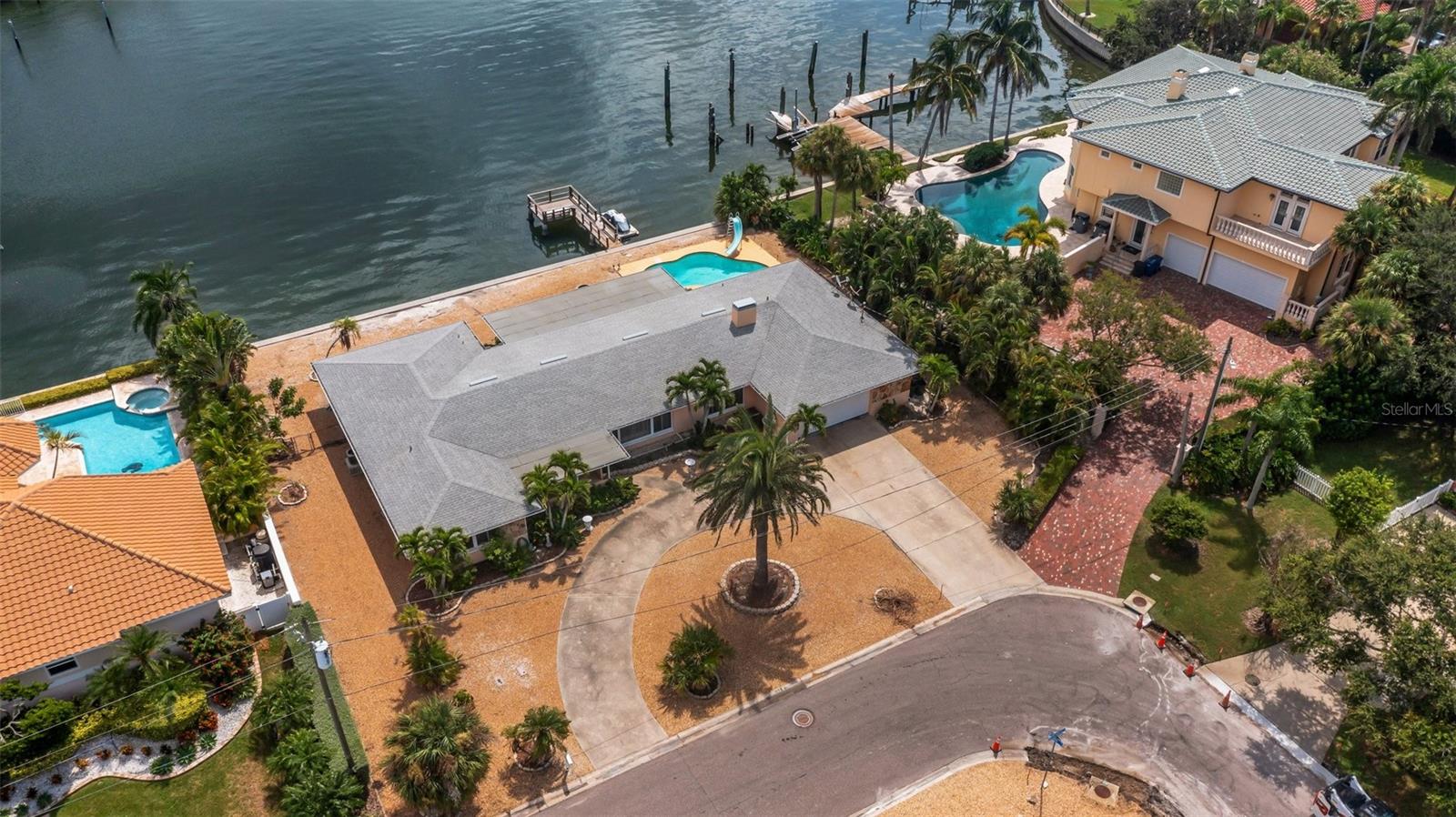 1903 BAYSHORE DR