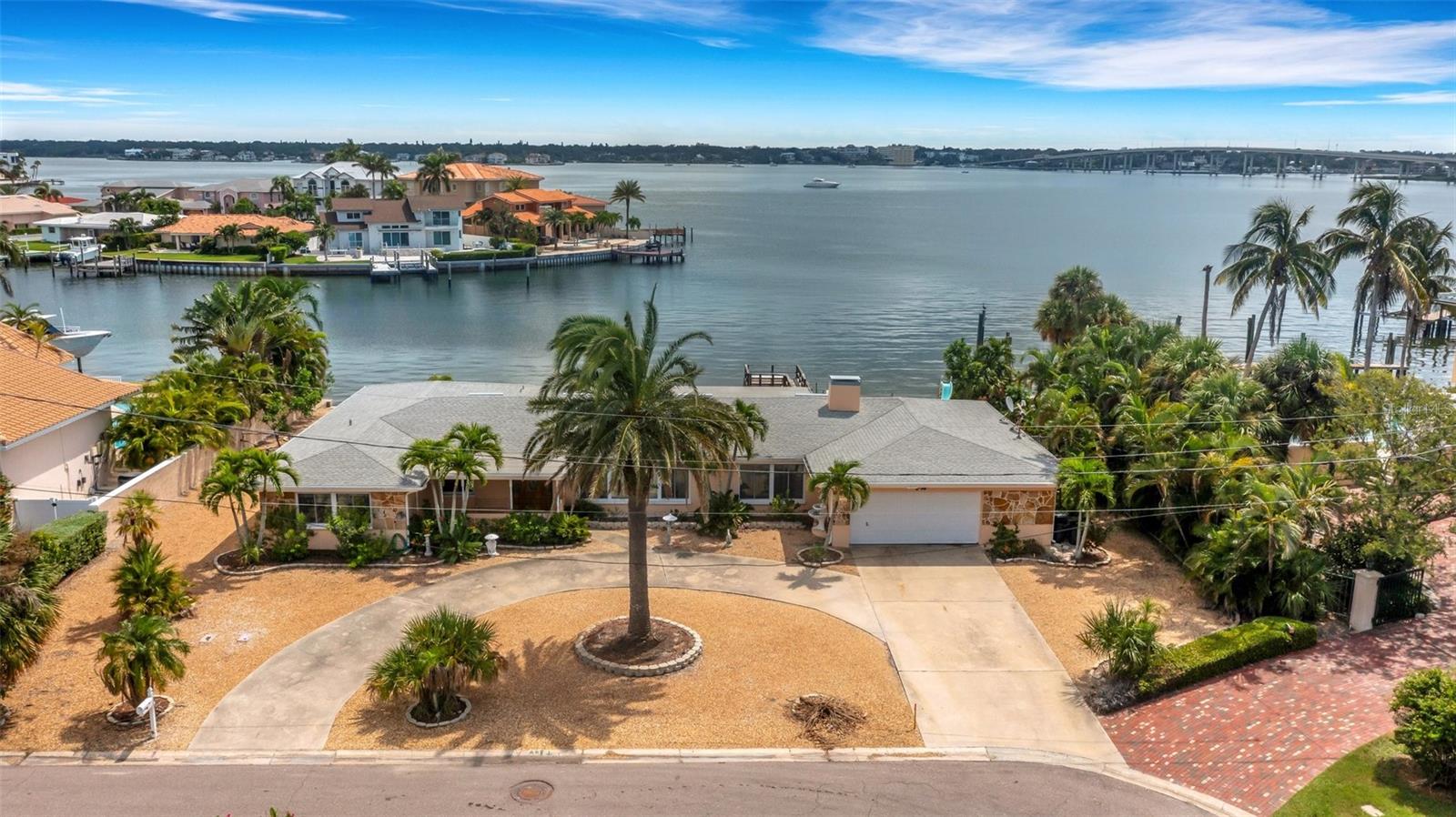 1903 BAYSHORE DR
