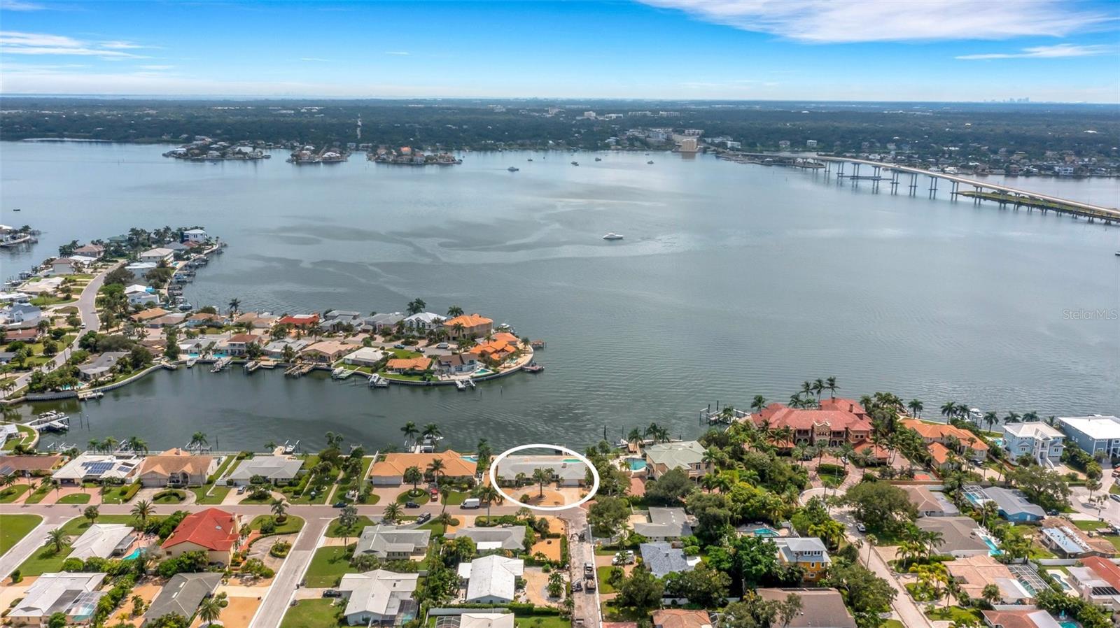 1903 BAYSHORE DR