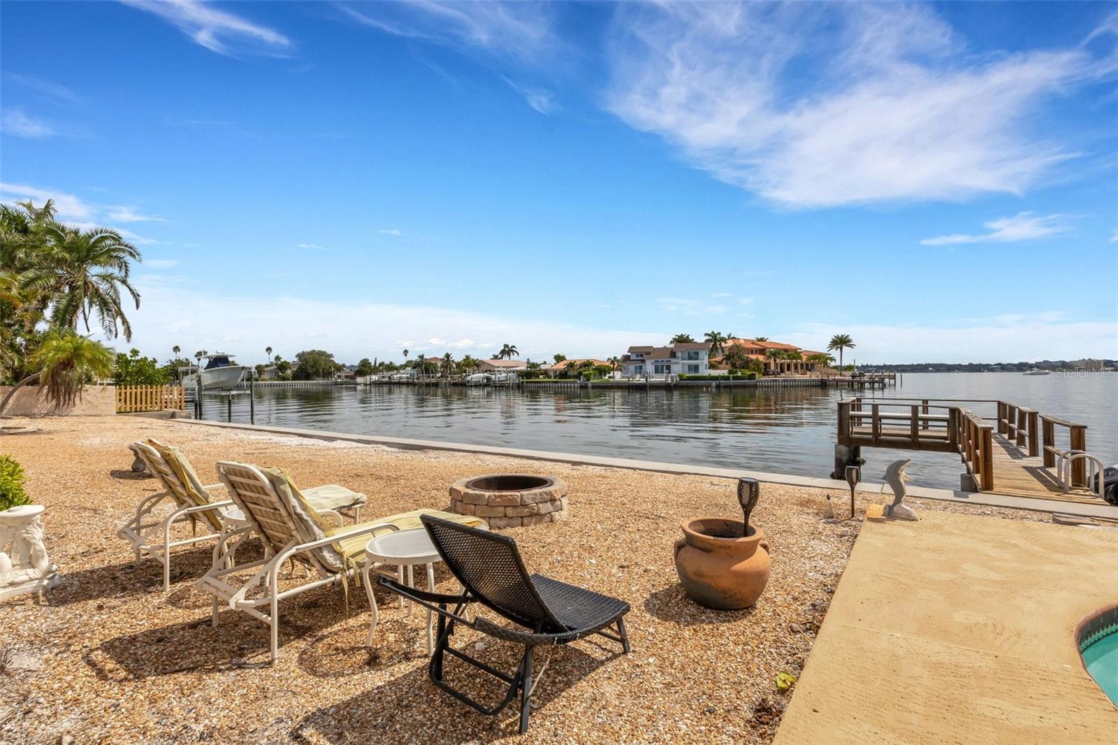 1903 BAYSHORE DR