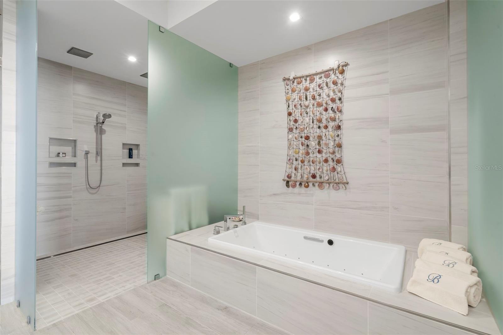 401 QUAY COMMONS #803