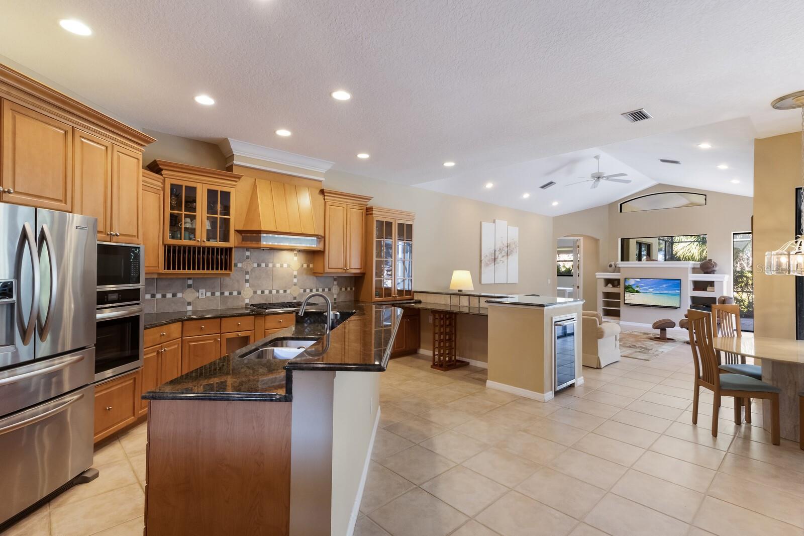 7704 WESTON CT
