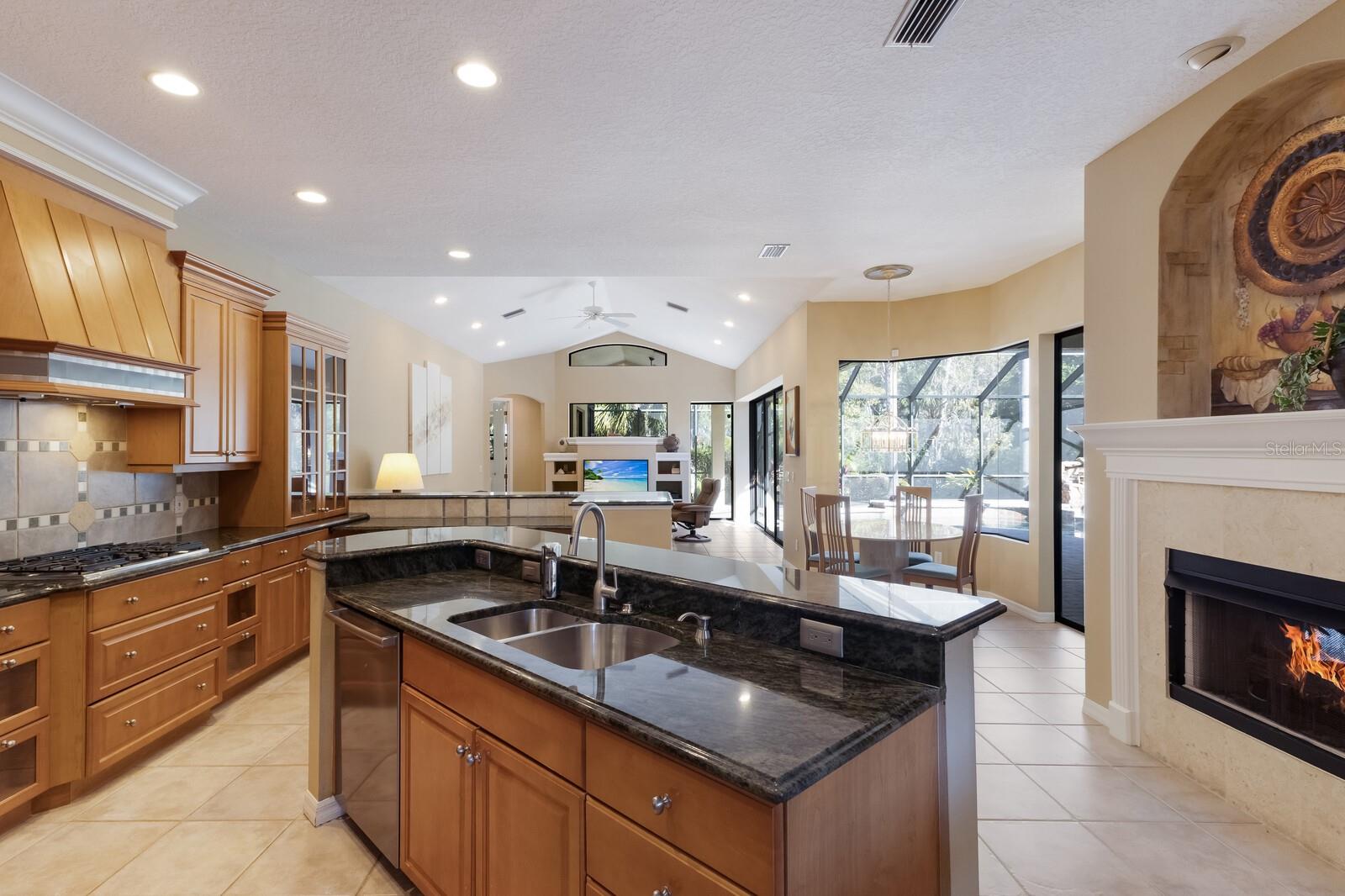 7704 WESTON CT