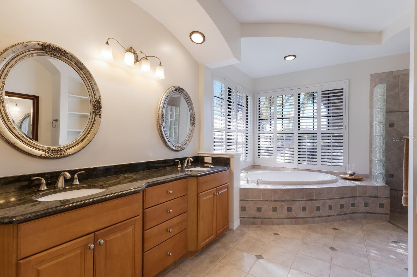 7704 WESTON CT