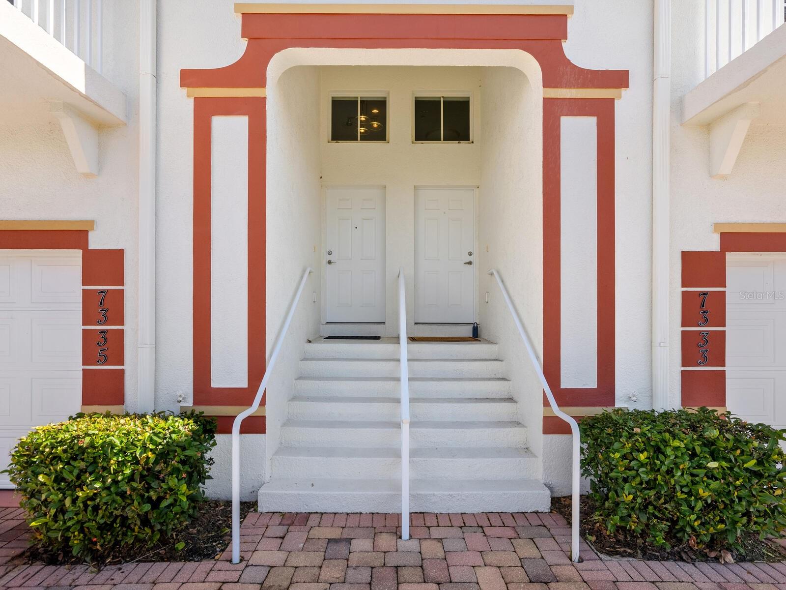 7335 FOUNTAIN PALM CIR #7335