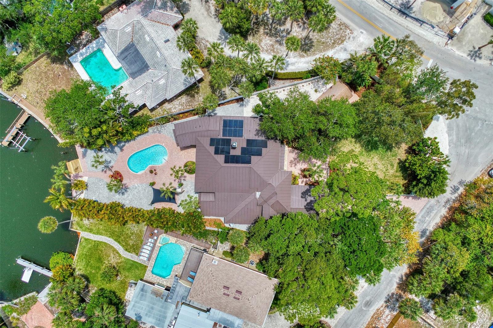 4933 FEATHERBED LN