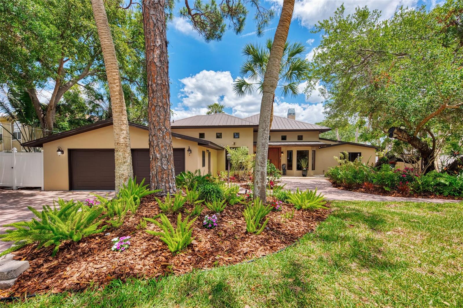 4933 FEATHERBED LN