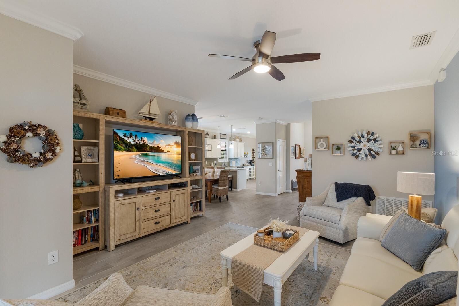 10233 LOCH LOMOND DR