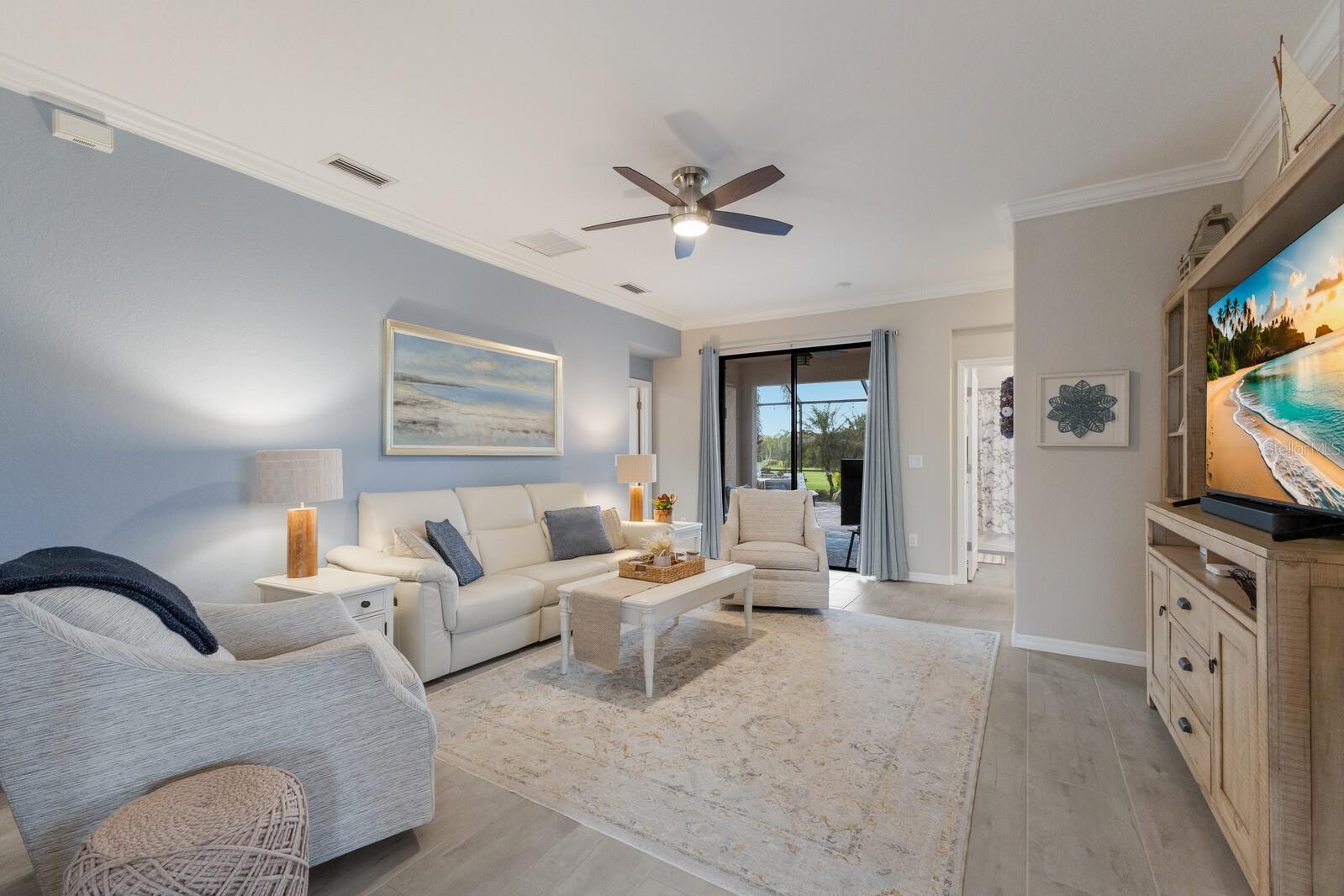 10233 LOCH LOMOND DR