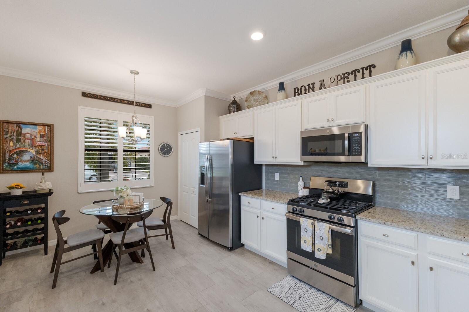 10233 LOCH LOMOND DR