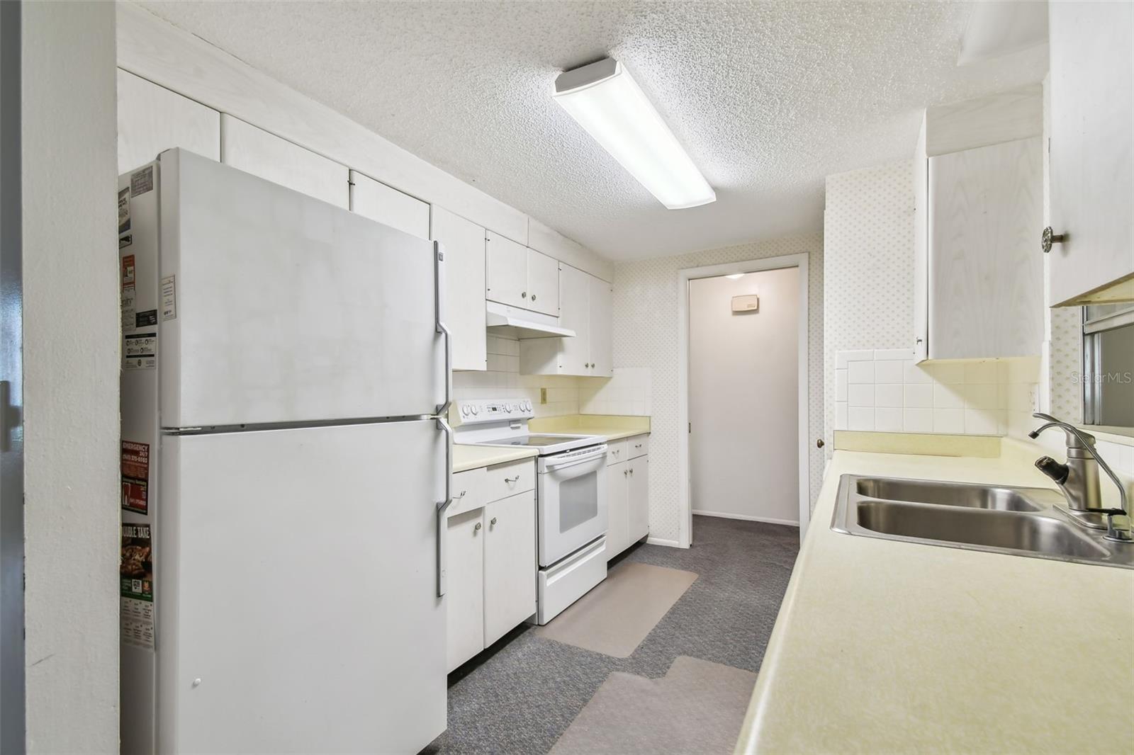 916 MOHAWK RD