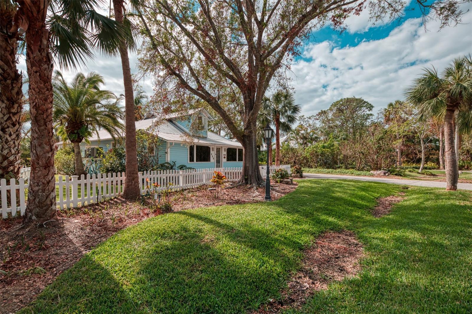 713 EAGLE POINT DR