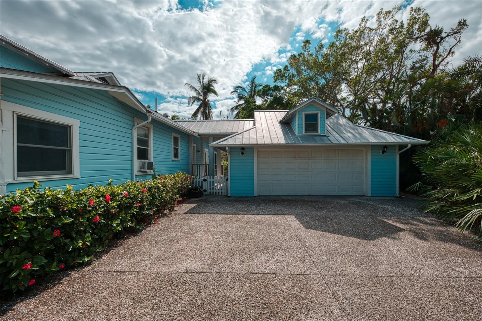 713 EAGLE POINT DR