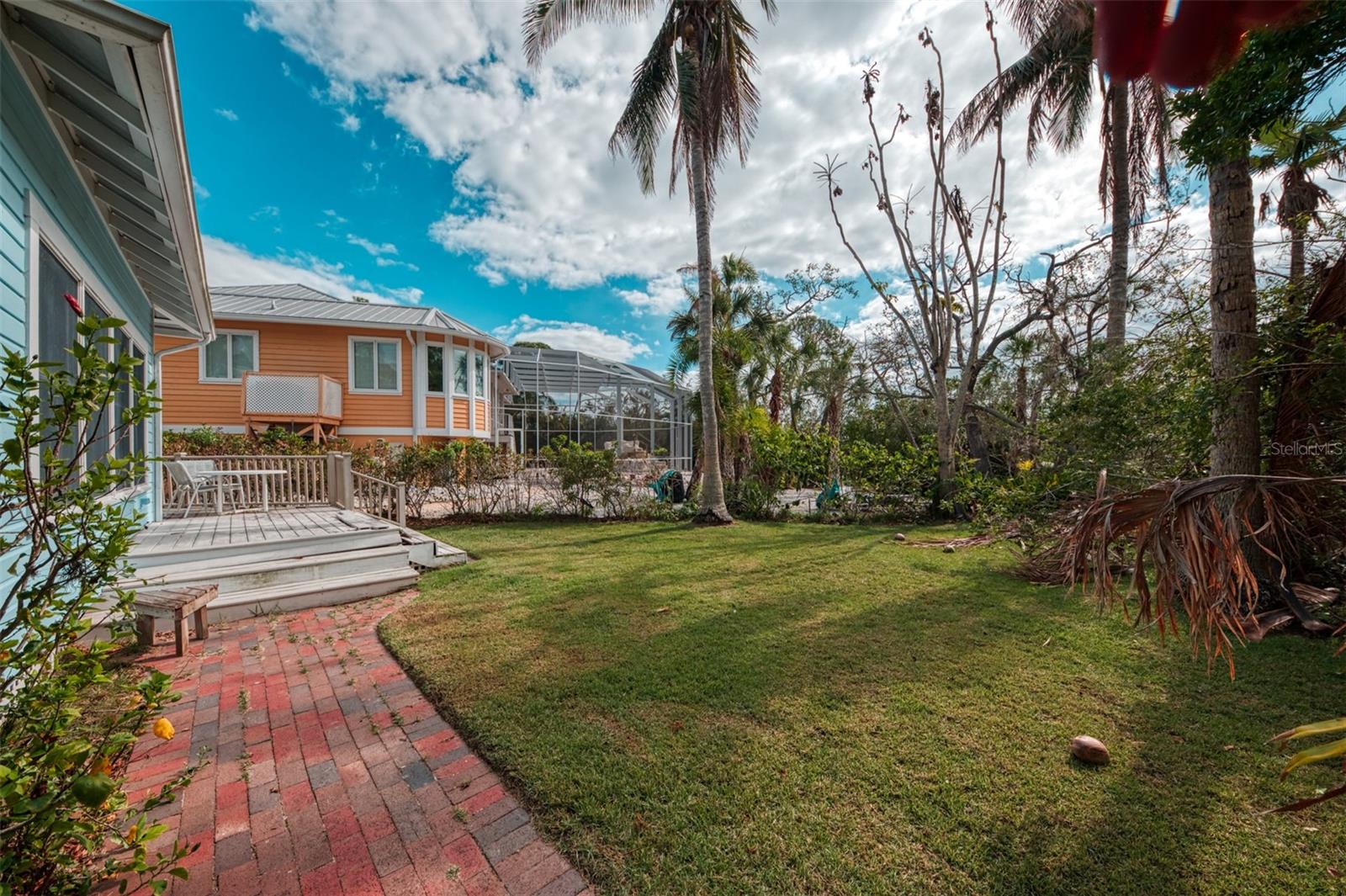 713 EAGLE POINT DR