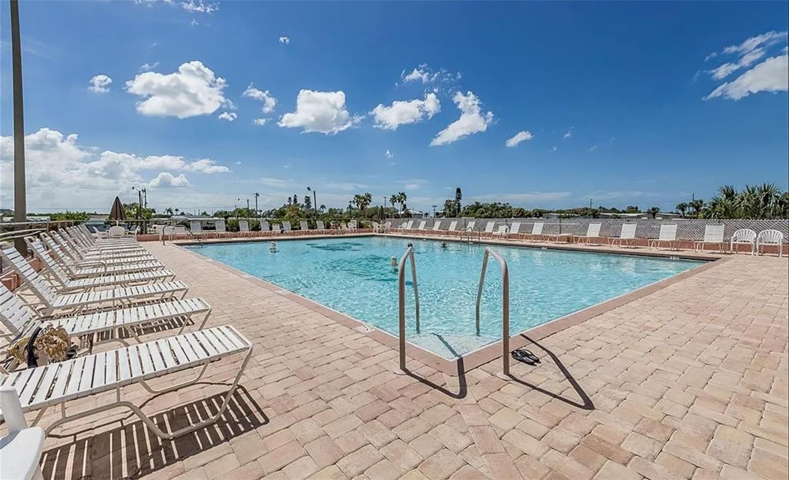6903 TARPON LN