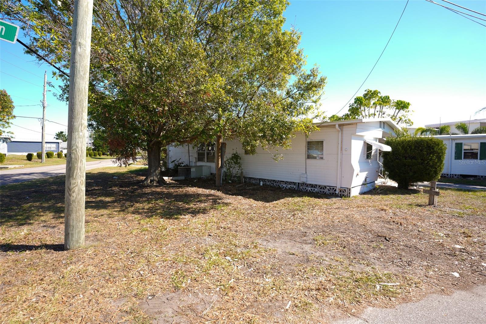 6903 TARPON LN