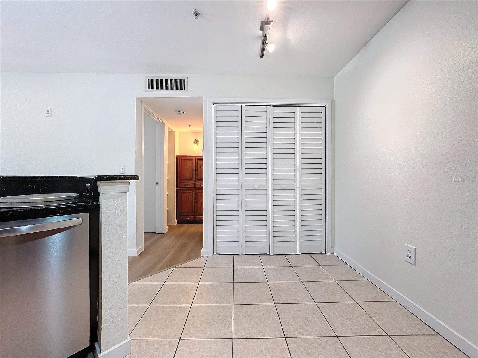 850 S TAMIAMI TRL #402