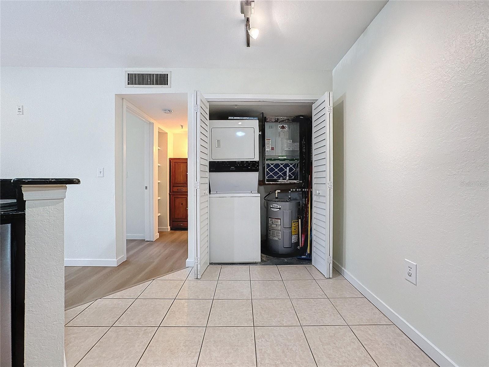 850 S TAMIAMI TRL #402