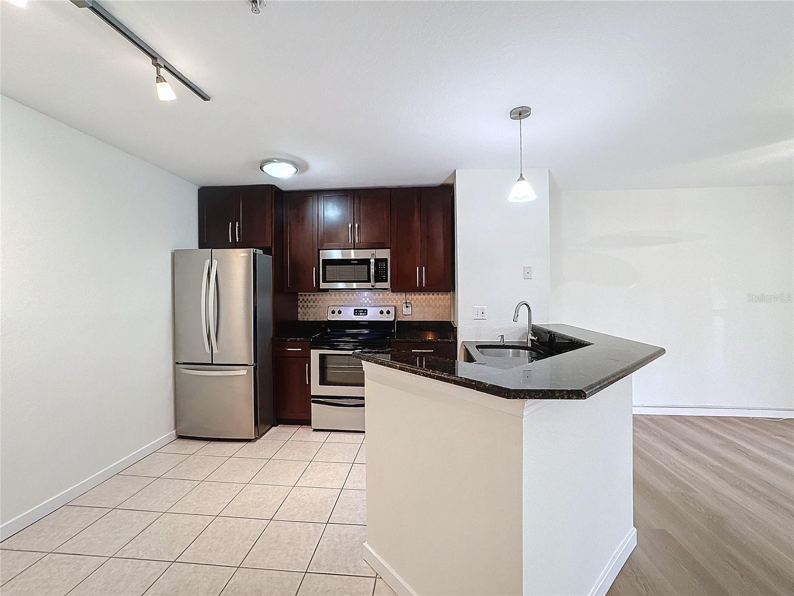 850 S TAMIAMI TRL #402