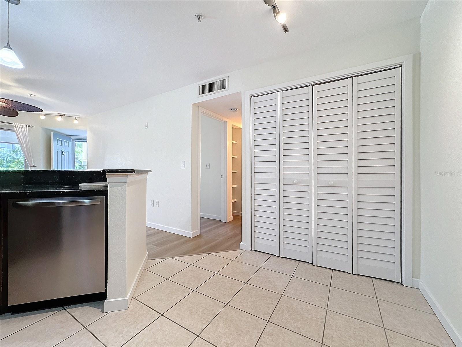 850 S TAMIAMI TRL #402