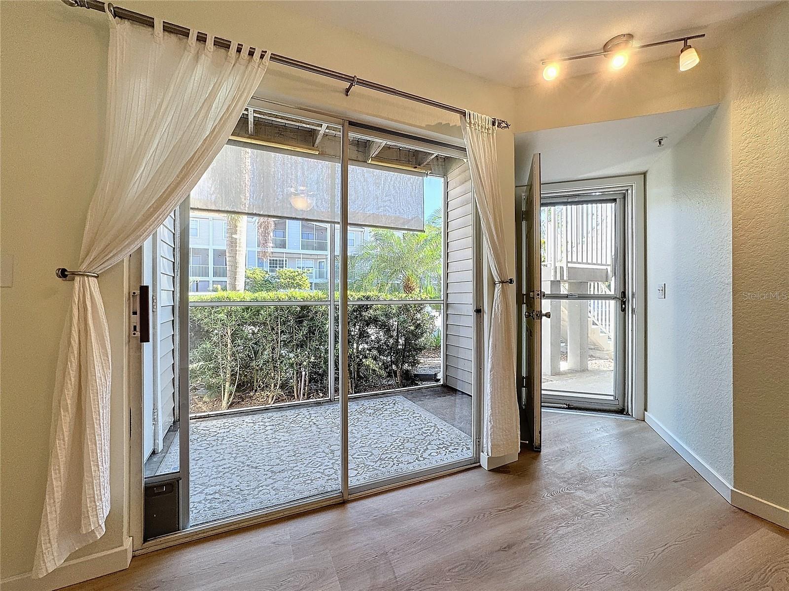 850 S TAMIAMI TRL #402