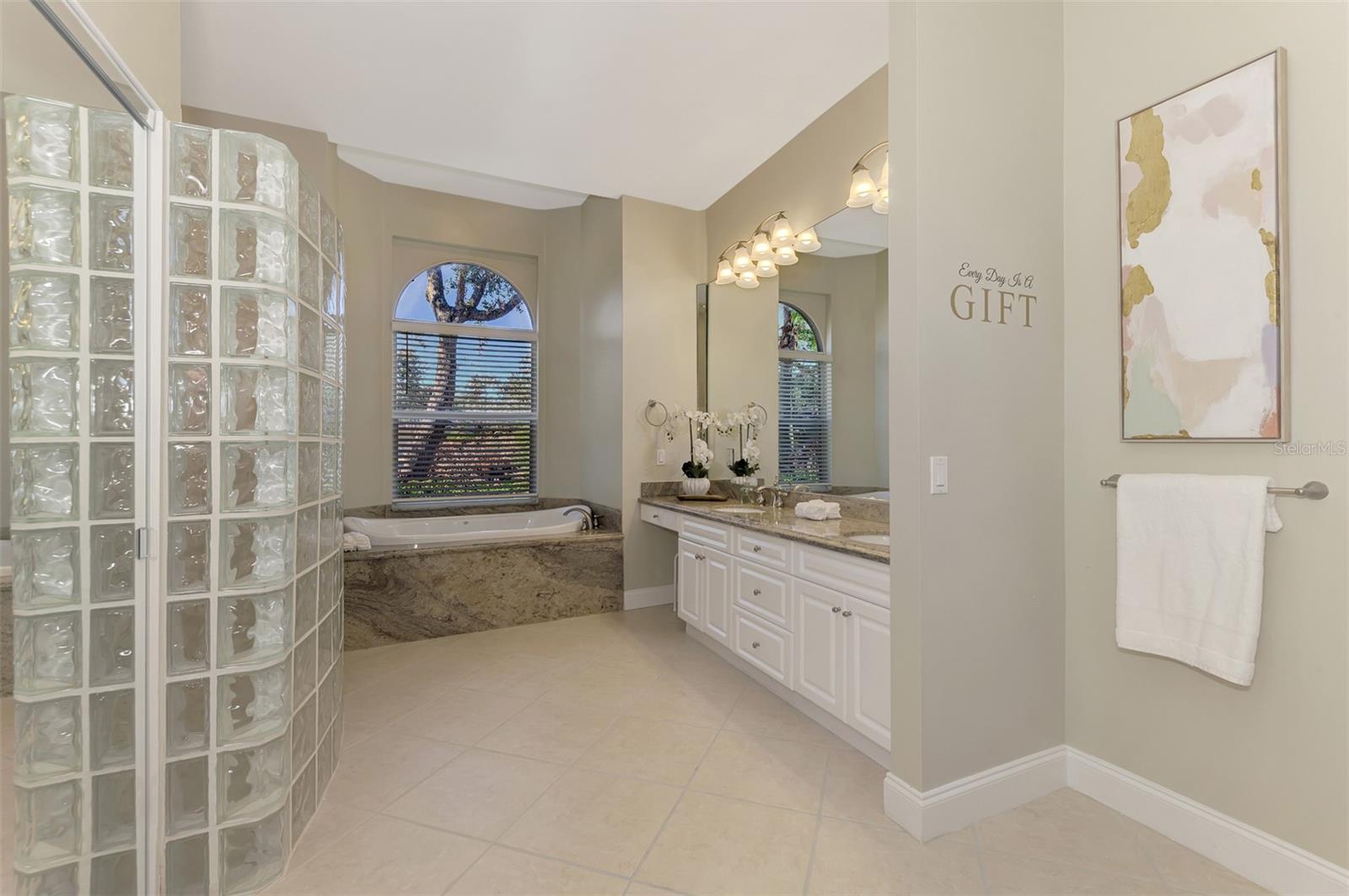 72 ARBOR OAKS DR