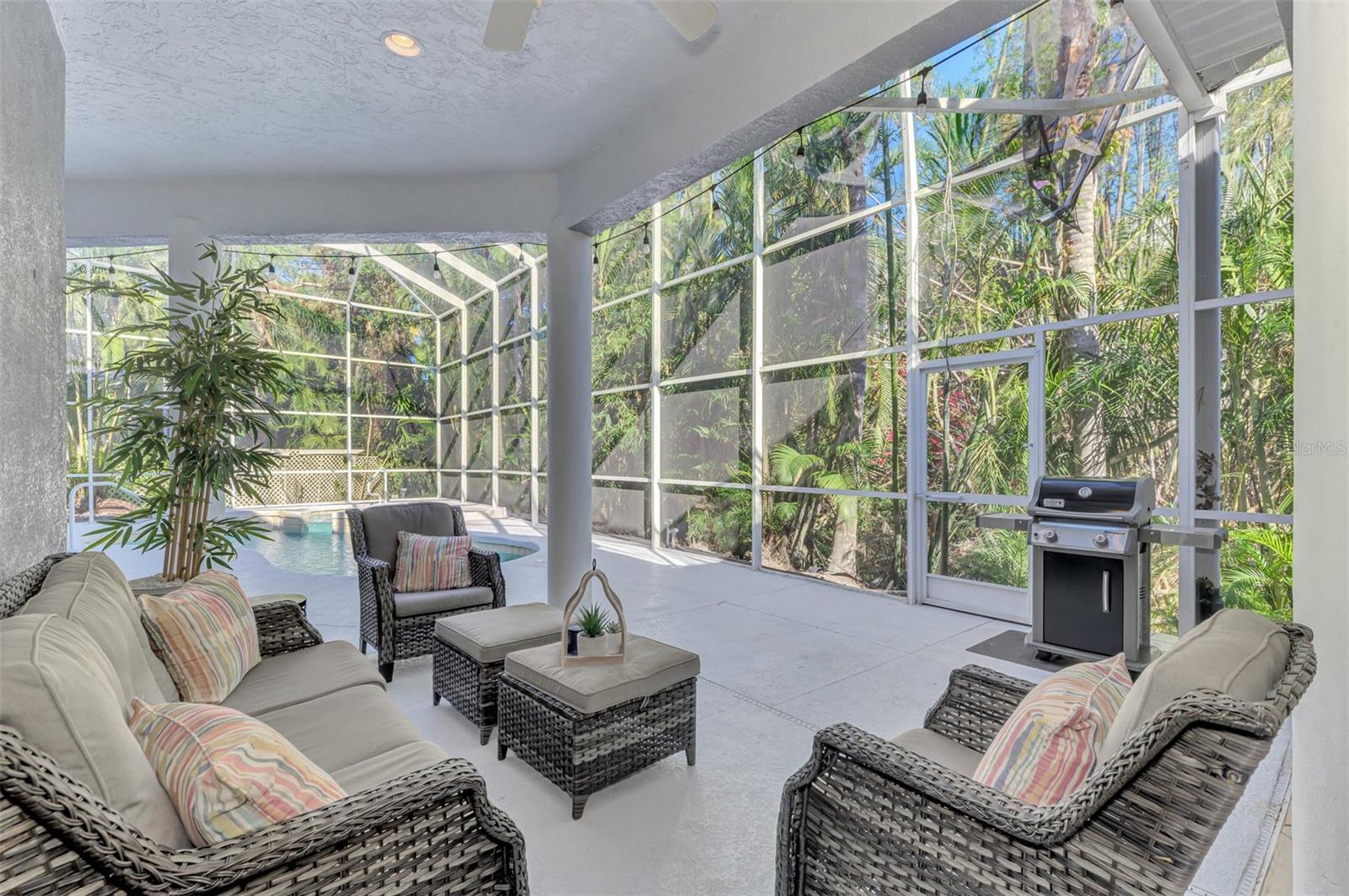72 ARBOR OAKS DR